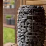 HUUM Hive Mini 11 elektrikeris 145 kg oliviindiabaaskividega SUME Premium välisaunas